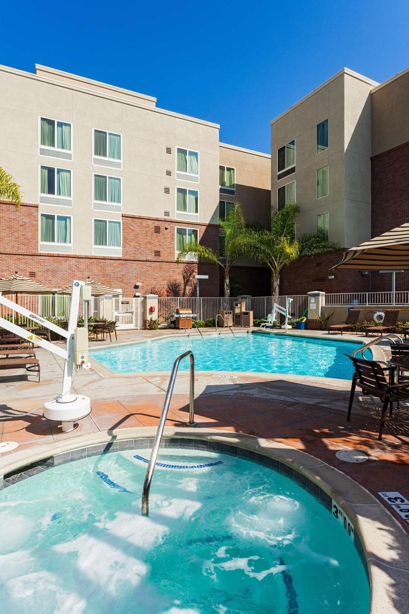 Hyatt Place San Diego-Vista/Carlsbad Hotel Exterior photo