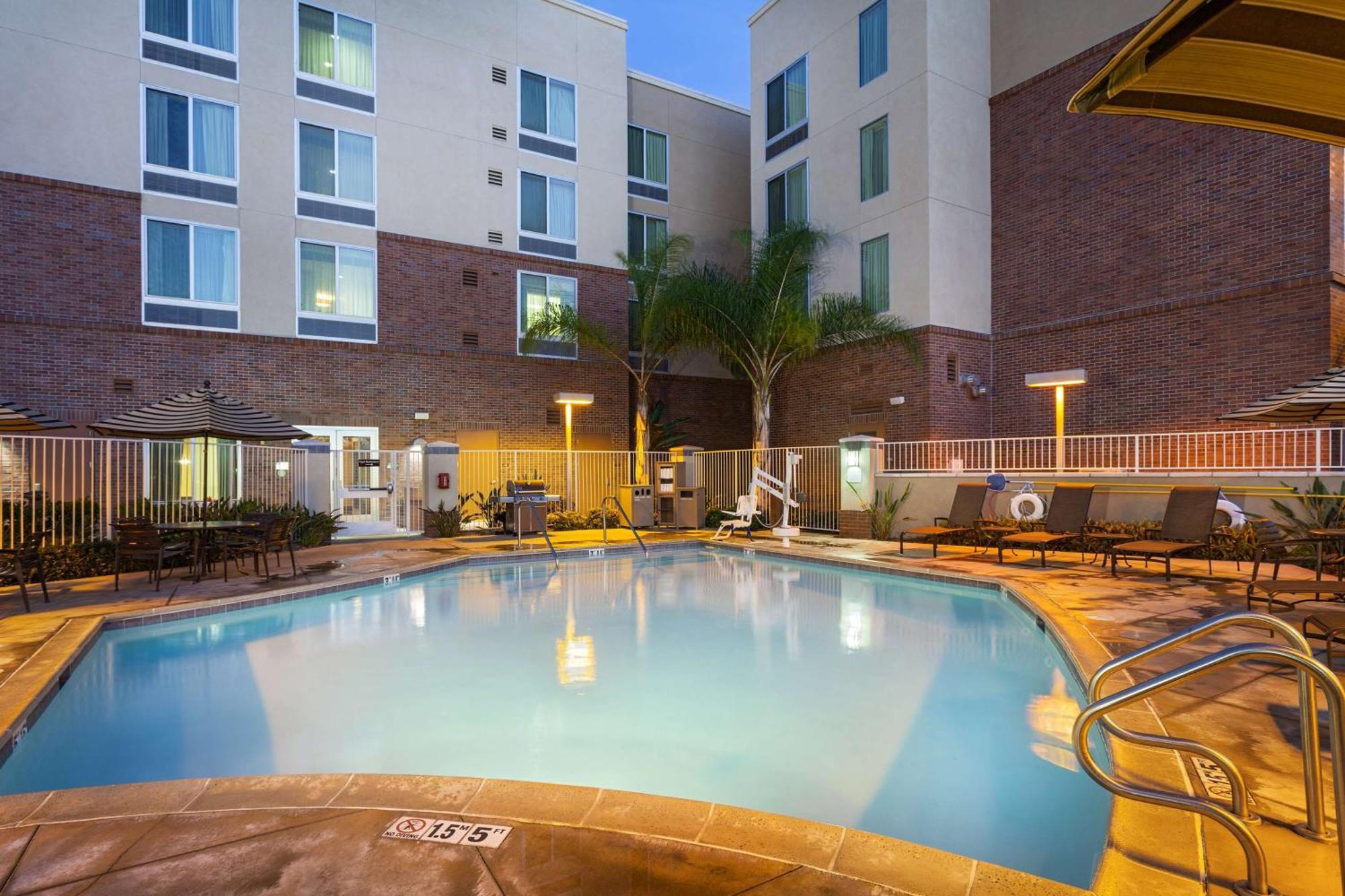 Hyatt Place San Diego-Vista/Carlsbad Hotel Exterior photo