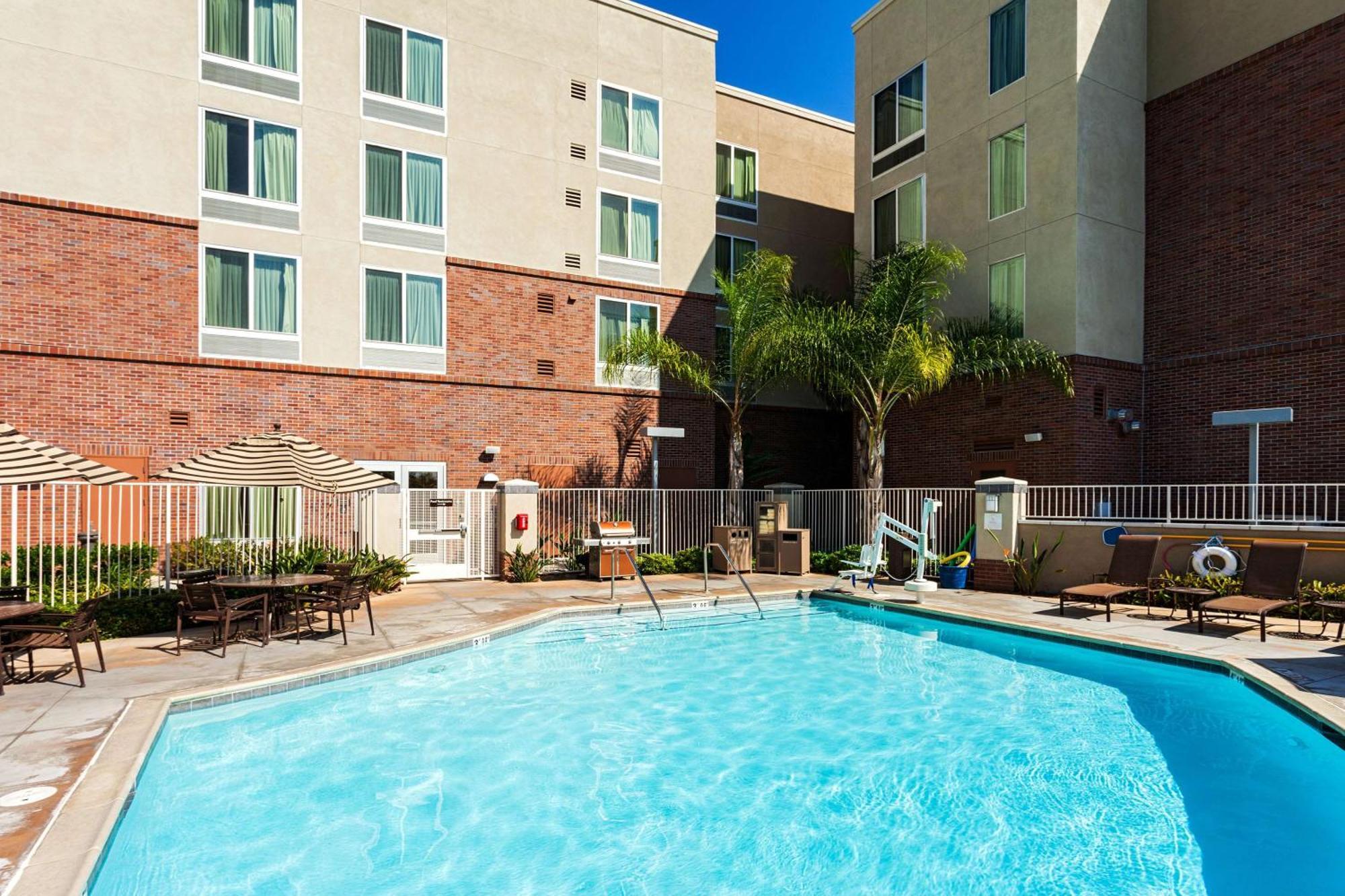 Hyatt Place San Diego-Vista/Carlsbad Hotel Exterior photo